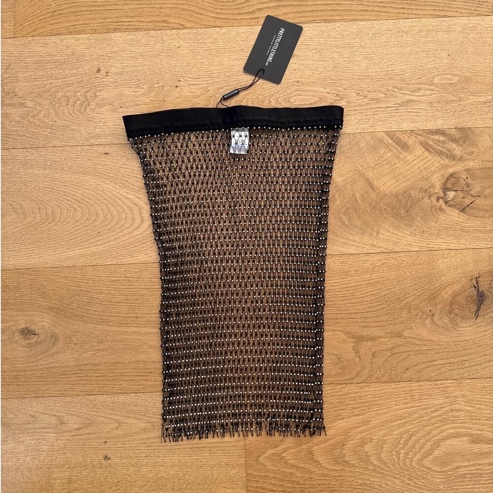 PrettyLittleThing - Fishnet Mesh diamonte Mini Skirt in Black & Silver